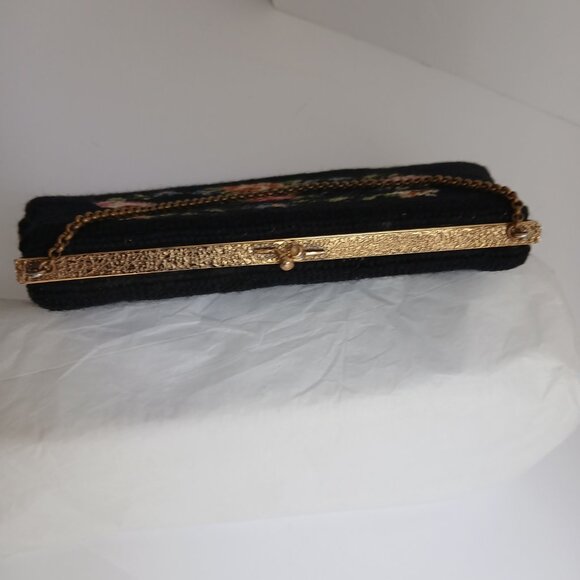 Romantic Vintage 50's Roses on Black Needlepoint Handbag Kisslock Chain Handle - Picture 4 of 9